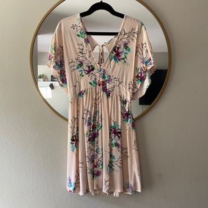 pale pink rip curl floral dress never worn